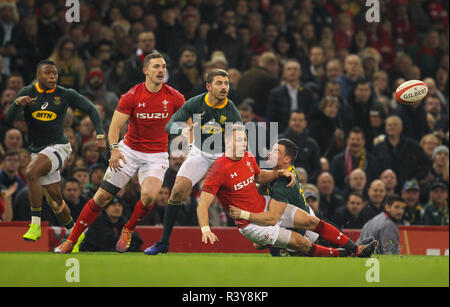 Principality Stadium, Cardiff, UK. 24th Nov, 2018. Rugby Union, Autumn International series, Wales versus South Africa; Liam Williams of Wales offloads after being tackled by Jesse Kriel of South Africa Credit: Action Plus Sports/Alamy Live News Stock Photo