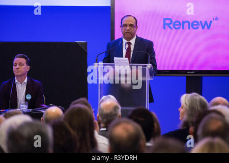 London, UK. 24th November, 2018. Alan Victor, candidate for Renew UK, a new centrist political party launched in February 2018, addresses its inaugural National Assembly at Westminster Central Hall. Renew UK, led by Leaders Annabel Mullin and James Torrance and Deputy Leader James Clarke, has signed up 100 candidates ready to stand in future UK elections based on a wide-ranging programme of reform. Credit: Mark Kerrison/Alamy Live News Stock Photo