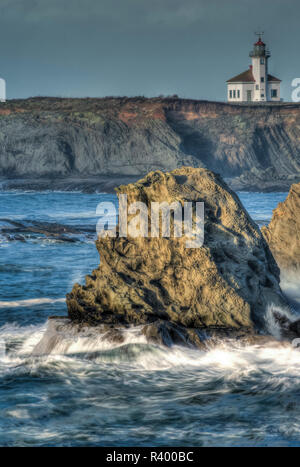 Winter Storm Watching, Cape Arago Lighthouse from Shore Acres State Park, Southern Oregon Coast, USA Stock Photo