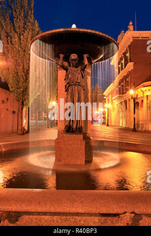 USA, Oregon, Portland. Skidmore Fountain close-up at night. Credit as: Steve Terrill / Jaynes Gallery / DanitaDelimont.com Stock Photo