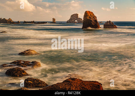 Sea Lion Rock from Indian Beach at sunset, Ecola State Park, Oregon Stock Photo