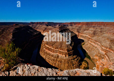 USA, Utah. Mexican Hat, Goosenecks State Park and San Juan River Stock Photo