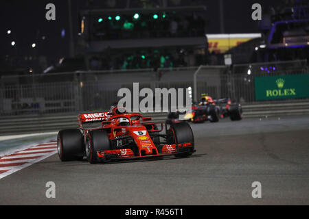 L to R): Sebastian Vettel (GER) Ferrari; Max Verstappen (NLD) Red 