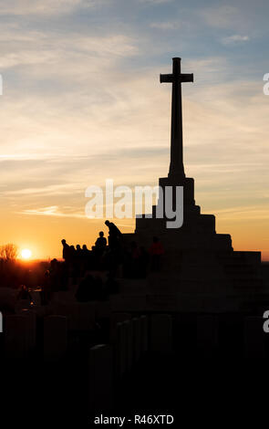 Cross of Sacrifice at sunset, Tyne Cot British military cemetery near Ypres Stock Photo