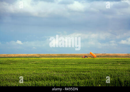 Tractor tipper trailer Stock Photo