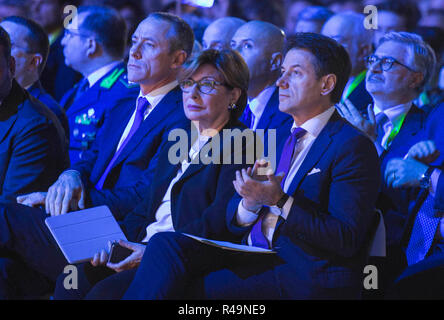 Foto LaPresse - Andrea Panegrossi 26/11/2018- Roma, Italia. POLITICA EUR, La Nuvola. Convegno dei sindaci italiani organizzato da Poste Italiane Il Presidente del Consiglio Giuseppe Conte la presidente di Poste Italiane  Maria Bianca Farina e l'AD di Poste Italiane Matteo Del Frate  Photo LaPresse - Andrea Panegrossi 26/10/2018- Rome, Italy EUR, La Nuvola. Conference of Italian mayors organized by Poste Italiane Stock Photo