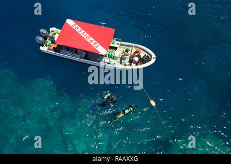 dive boat, scuba diver, Yap Island, southern end, Yap, Caroline Islands, Federal States of Micronesia Stock Photo