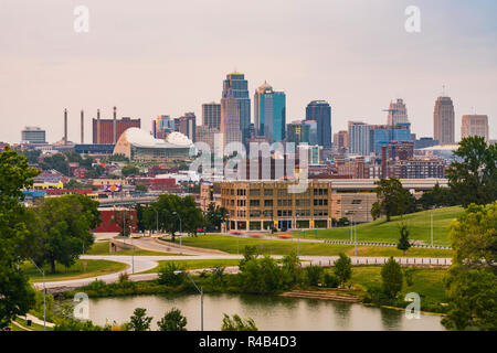 kansas,missouri,usa.  09-15-17, beautiful kansas city skyline at sunset. Stock Photo