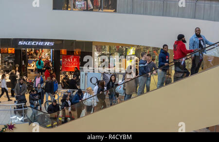 skechers in queens center mall