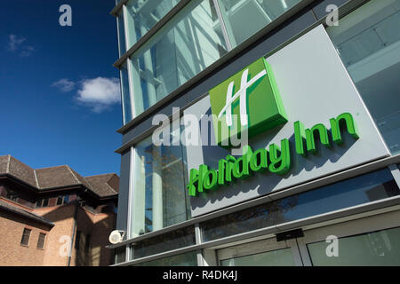 Derby, Derbyshire, UK: October 2018: Holiday Inn sign Stock Photo