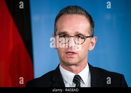 Berlin, Germany. 27th Nov, 2018. Heiko Maas (SPD), Foreign Minister, spoke at a press conference with the Austrian Foreign Minister after her talks at the Federal Foreign Office. Credit: Bernd von Jutrczenka/dpa/Alamy Live News Stock Photo