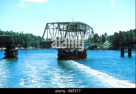 Maine coast Boothbay Southport Island lobster fishing Stock Photo - Alamy