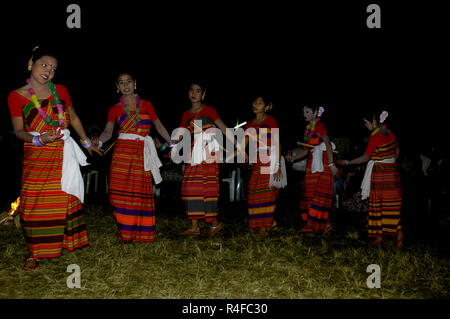 Tribal people Assam || Hajong traditional dress || Hajong || @novahajong -  YouTube