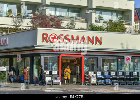 Rossmann chemist's shop, wide street, village Wilmers, Berlin, Germany, Rossmann Drogerie, Breite Strasse, Wilmersdorf, Deutschland Stock Photo