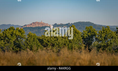 Early Morning View of Chiusdino town in Tuscany, Italy Stock Photo