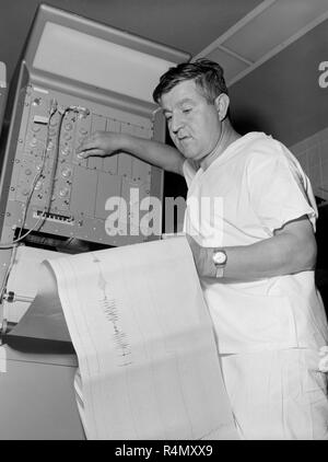 A technician work at an American Cancer Society Research Center at UCLA in Southern California, ca. 1959. Stock Photo