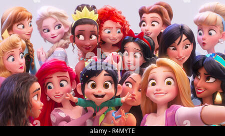 RALPH BREAKS THE INTERNET, (aka RALPH BREAKS THE INTERNET: WRECK-IT RALPH 2), top 6 from left: Anna, Elsa, Tiana, Merida, Belle, Cinderella; middle 3 from left: Aurora, Snow White, Mulan; bottom 6 from left: Moana, Ariel, Vanellope, Pocahontas, Rapunzel, Jasmine, 2018. © Walt Disney Studios Motion Pictures / courtesy Everett Collection