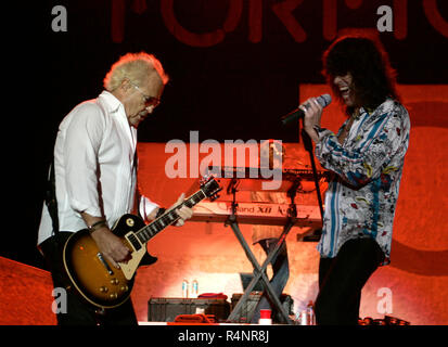 Mick Jones (L) and Kelly Hansen with Foreigner perform in concert at the Mizner Park Amphitheatre in Boca Raton, Florida on December 29, 2007. Stock Photo