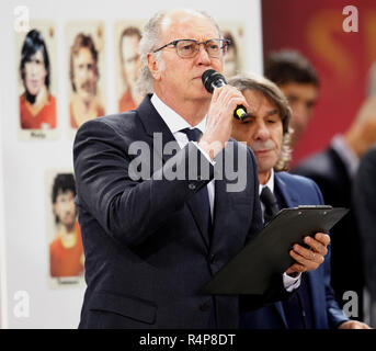 Rome 27-11-2018, Olimpic stadium, Francesco Totti celebrate the entry in the Hall of Fame of the football club AS Rome, in the picture: Paulo Roberto Falcao Stock Photo