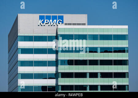 SANTA CLARA, CA/USA - OCTOBER 20, 2018: KPMG corporate facility and trademark logo. KPMG is a professional service company. Stock Photo