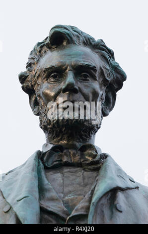 SCOTLAND; EDINBURGH; STATUE OF ABRAHAM LINCOLN, A MEMORIAL TO SCOTTISH ...