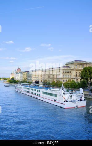 Ms Viking Europe river cruise boat moored on the Danube at Budapest Stock Photo