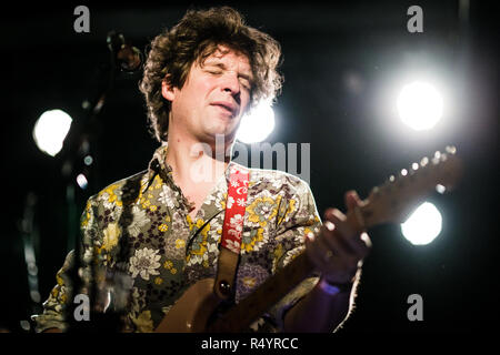 Denmark, Copenhagen - November 28, 2018. The American band Deer Tick performs a live concert at VEGA in Copenhagen. Here singer and musician Ian Patrick O'Neil is seen live on stage. (Photo credit: Gonzales Photo - Peter Troest). Credit: Gonzales Photo/Alamy Live News Stock Photo