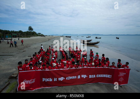 The International Coastal Cleanup Day is observed in St. Martin’s Island. People participate in removing trash and debris from different beaches and w Stock Photo