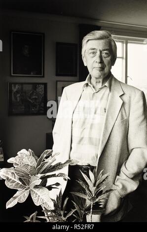 Edwin Morgan 1986. Monochrome. Source: FG6622-3-24. Stock Photo