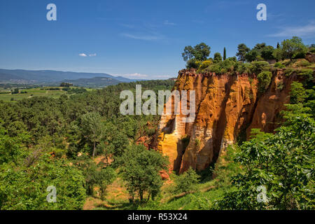 The Ochre of Roussillon. Ochre rocks in Roussillon, Provence, Luberon, Vaucluse, France Stock Photo