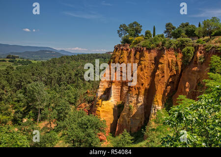 The Ochre of Roussillon. Ochre rocks in Roussillon, Provence, Luberon, Vaucluse, France Stock Photo