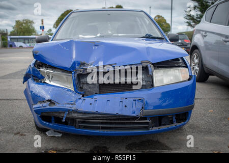 front of car that has been in a car crash Stock Photo