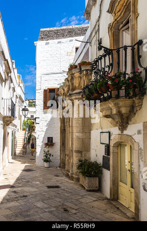 street-in-locorotondo-village-puglia-italy-stock-photo-alamy