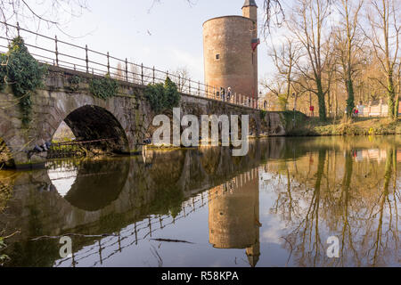 Belgium, Bruges, lovers bridge minnewater lake Stock Photo