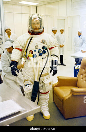 (26 July 1971) --- Astronaut David R. Scott, commander of the Apollo 15 ...