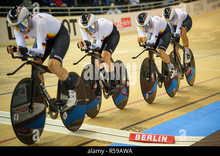 Cycling fashion track world cup 2018