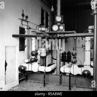 Industries of War - Chewing Gum - WRIGLEY FACTORY Conditioning systems where all air is washed and conditioned before it passes to storage and wrapping depts ca. 1917-1918 Stock Photo