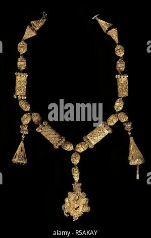 Collar en filigrana de oro. Siglos XIV-XV. Reino Nazarí de Granada. Museum: Museo Arqueológico Nacional, Madrid. Stock Photo