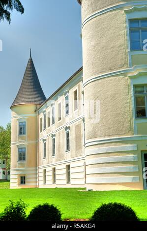 Das Schloss Weinzierl befindet sich in Weinzierl, ein Ortsteil der niederösterreichischen Gemeinde Wieselburg-Land. In ihm ist das Francisco Josephinu Stock Photo