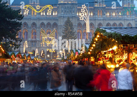 Christmas Markets, Rathaus (Town Hall), Vienna, Austria Stock Photo