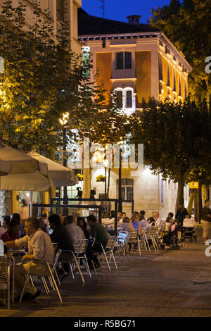 Spain, La Rioja Region, La Rioja Province, Logrono, sidewalk cafes Stock Photo