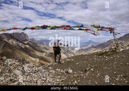 Trekking in the wild Sumdah Chenmo on the Lamayuru-Chilling trek, Ladakh, India Stock Photo