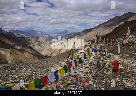 Trekking in the wild Sumdah Chenmo on the Lamayuru-Chilling trek, Ladakh, India Stock Photo