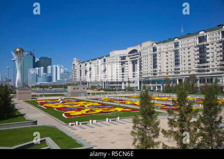 Kazakhstan, Astana, Nurzhol Bulvar - central boulevard, Bayterek Tower Stock Photo