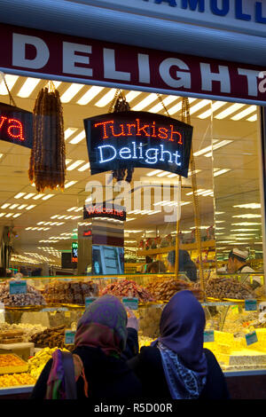 Turkish delight shop, Beyoglu area, Istanbul, Turkey Stock Photo