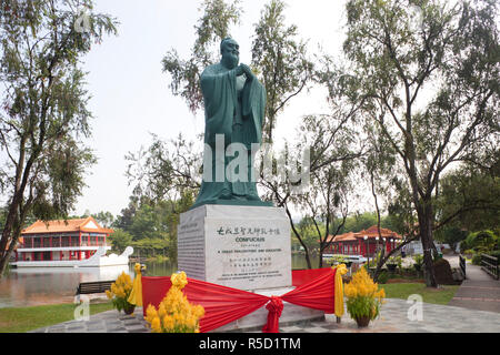 Singapore, Confucius Statue in the Chinese Garden Stock Photo