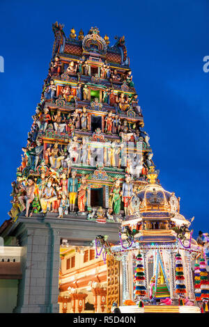 Singapore, Sri Mariamman Temple, Thaipusam Festival Chariot in front of Main Gateway Stock Photo