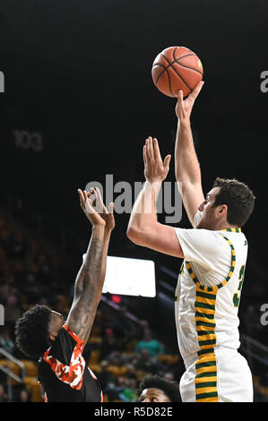 Fairfax, Virginia, USA. 28th Nov, 2018. JARRED REUTER (31) attempts to score during the game held at Eaglebank Arena in Fairfax, Virginia. Credit: Amy Sanderson/ZUMA Wire/Alamy Live News Stock Photo