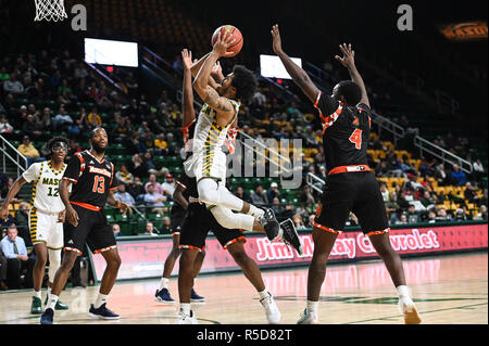 Fairfax, Virginia, USA. 28th Nov, 2018. OTIS LIVINGSTON II (4) attempts to score during the game held at Eaglebank Arena in Fairfax, Virginia. Credit: Amy Sanderson/ZUMA Wire/Alamy Live News Stock Photo