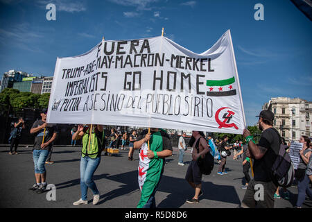 Buenos Aires, Argentina. 30th Nov, 2018. Nov 30, 2018 - Buenos Aires, Argentina - Hundreds of thousands of anti-capitalist and other protesters marched through the Argentine capital Buenos Aires on Friday against the G20 summit. Credit: Maximiliano Ramos/ZUMA Wire/Alamy Live News Stock Photo